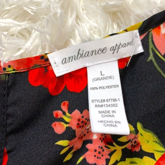 Ambiance - 🖤❤️🤎💛 Floral Romper **(Tag says SIZE L) But it fits like a SMALL** - Picture 4 of 11